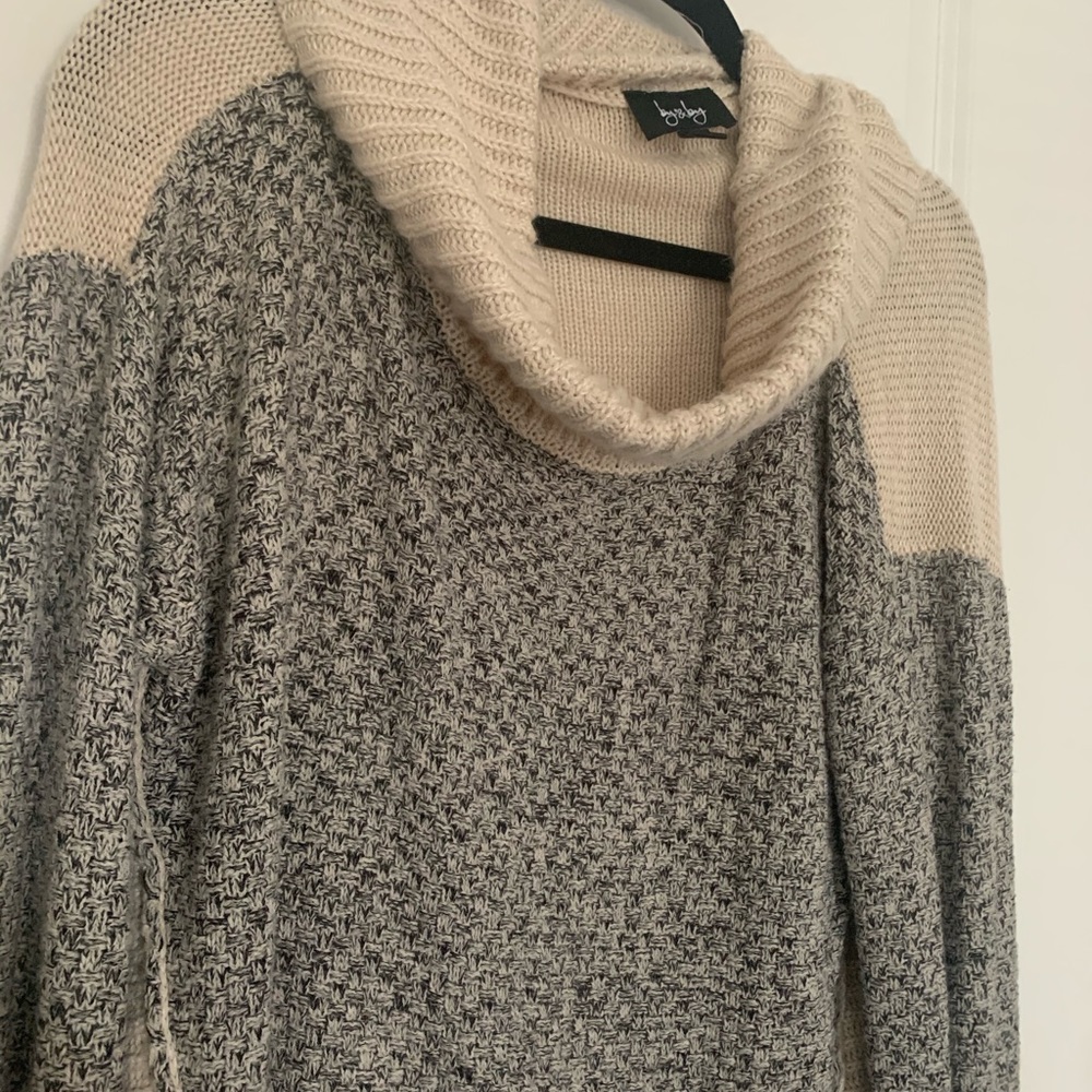 Sweater - Picture 4 of 4